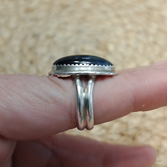Vtg. Native American Navajo Sterling Silver Ring, Blue Tiger's Eye Cabochon Ring - Picture 2 of 10